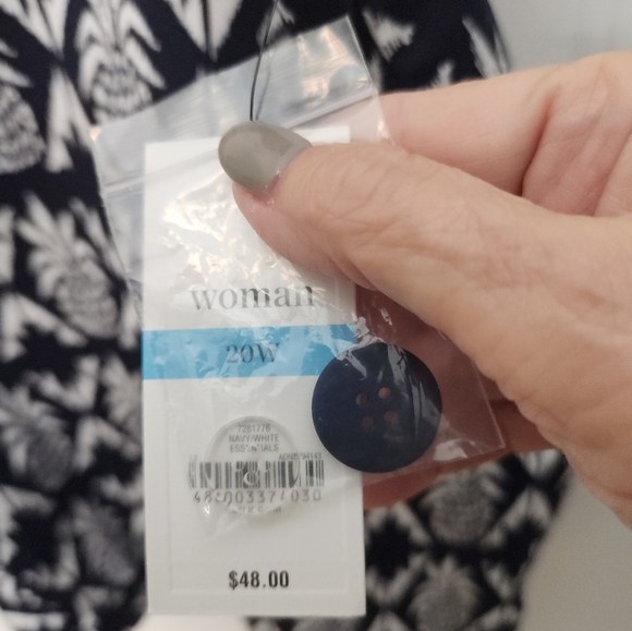 NWT Crown & Ivy Pineapple Shorts  Plus Size 20W - Picture 5 of 6